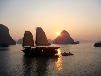 amazing halong bay cruises